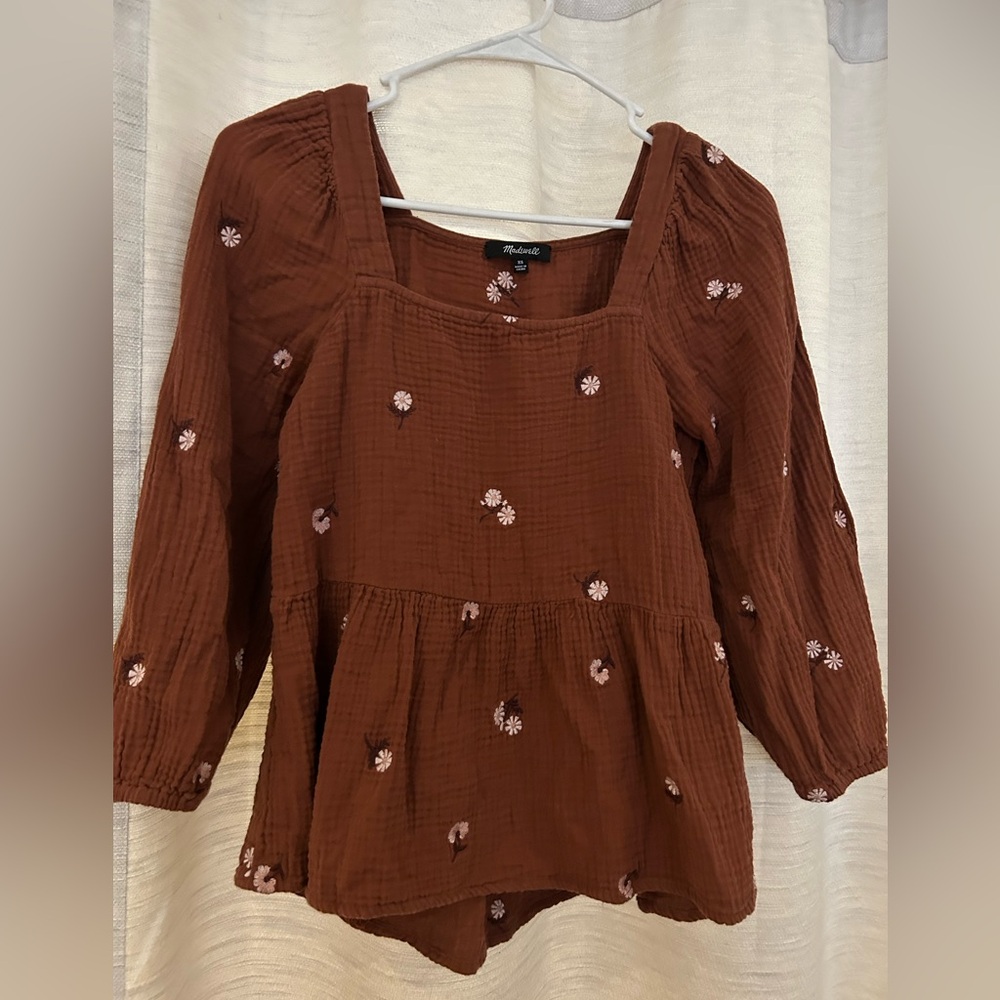 MADEWELL- rust colored puff sleeve floral top.